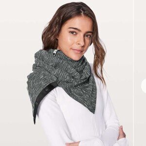 Lululemon Women's Vinyasa Scarf Black Gray Marled Rulu One Size‎ OS Snap Button